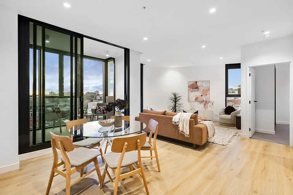St Kilda 2 Slaapkamer Filled with luxury, wrapped in views and a 3rd bedroom or study