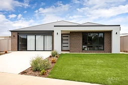 27 FREEMAN CRESCENT, Baranduda