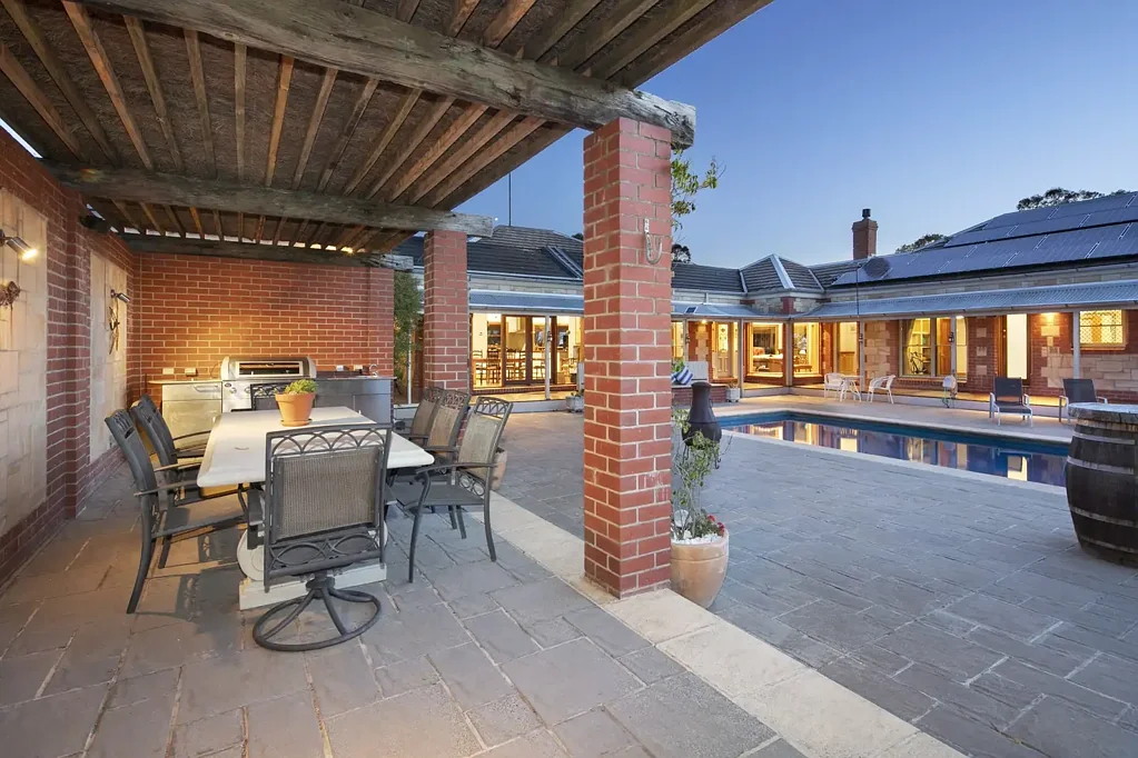 Invermay 4ਬੈੱਡਰੂਮ "Amaroo" – Elevated Elegance with Uninterrupted Views