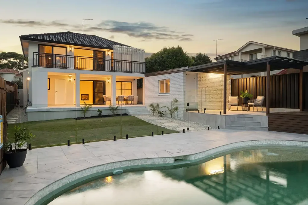 Kogarah Bay 4Phòng ngủ Poolside haven tailored for luxurious family living