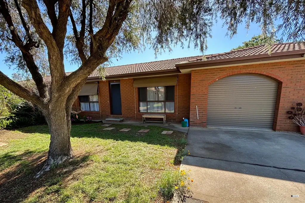 Spacious 2 Bedroom Unit