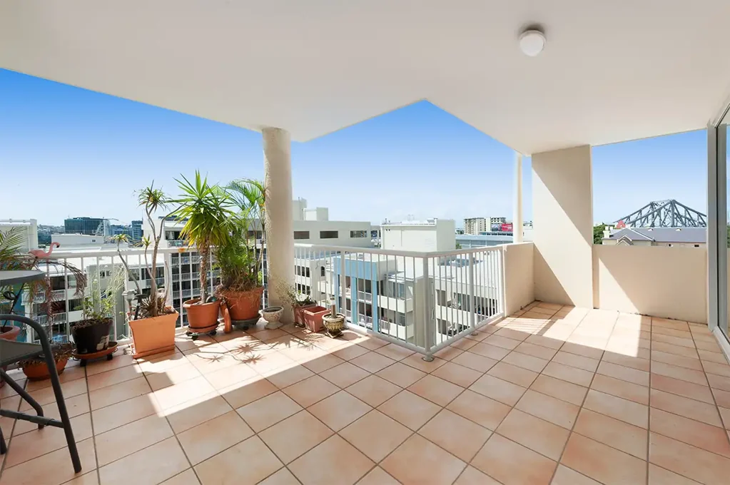 Furnished Apartment @ Cathedral Place - With Car Park!
