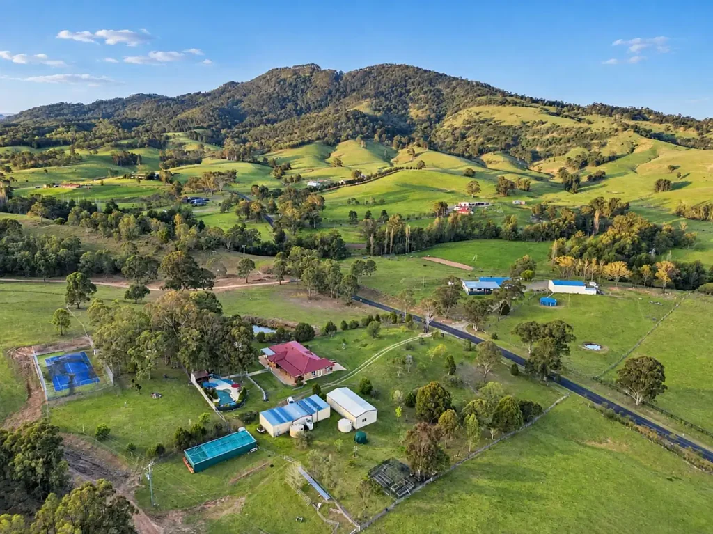 Reedy Creek Exceptional 21.88-Acre Country Estate with Pool, Tennis Court & Extensive Shedding