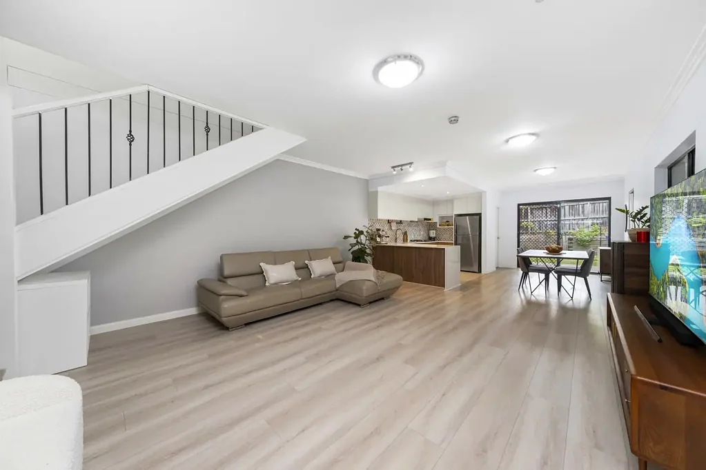Epping 3غرفة نوم Spacious Full-Brick Townhouse Zone for Epping West Public School
