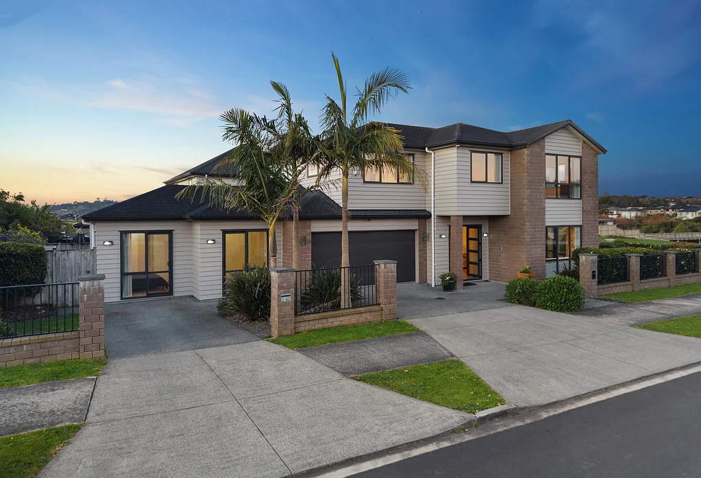 1 & 1A Ballyholey Drive, Flat Bush, Manukau City, Auckland