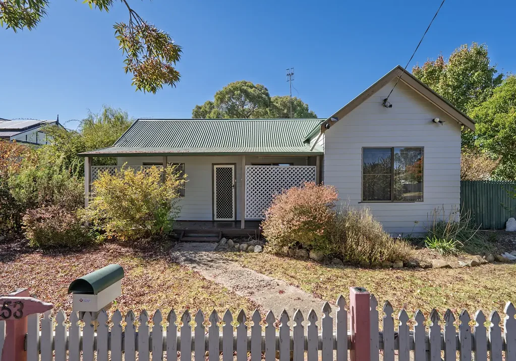 Glen Innes 3침실 Charming Family Living with Endless Potential in a Prime Glen Innes Location