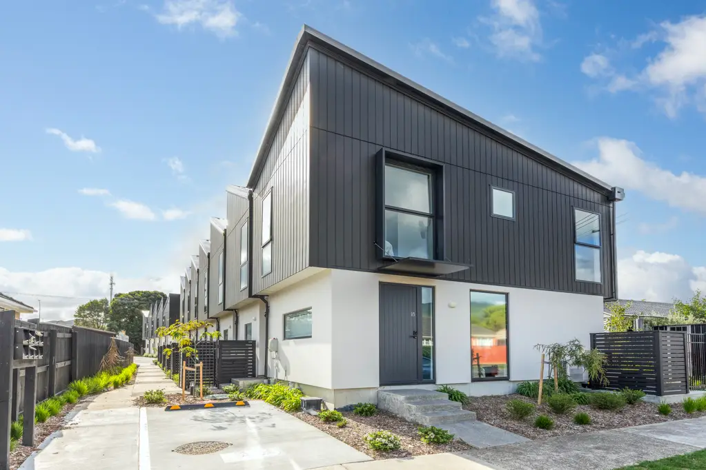 Naenae 2 Bedroom Chic And Comfortable On Cambridge Terrace