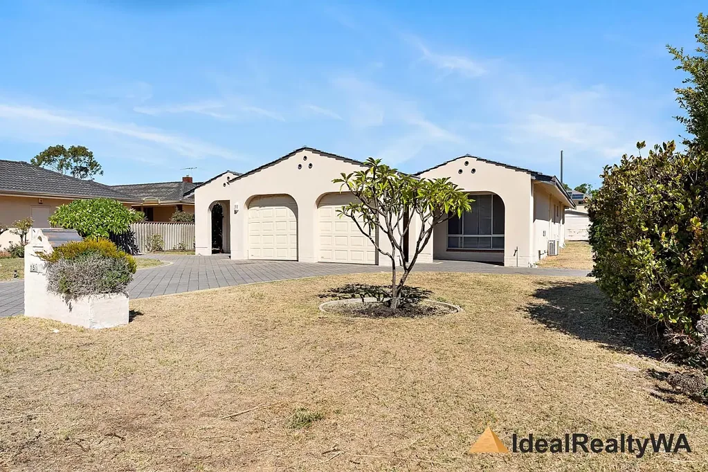 Spacious 2x1 + Study Home in Top School Zone – Walk to Parks & River