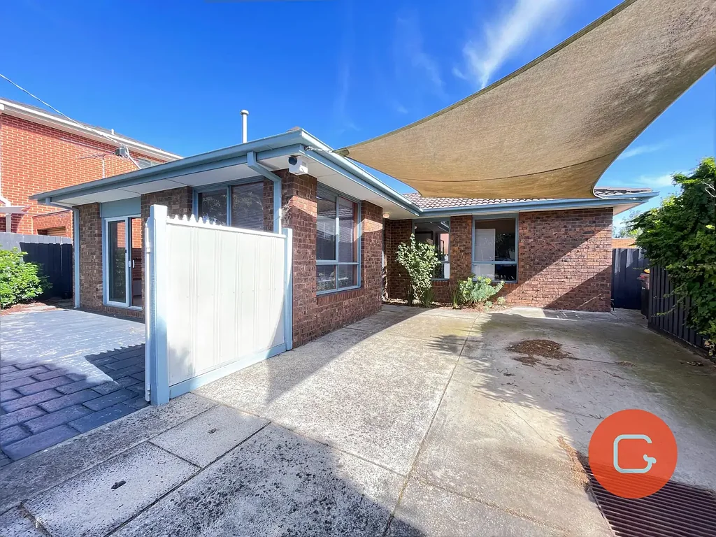 3 Bedroom Free Standing at a convenient and quiet location