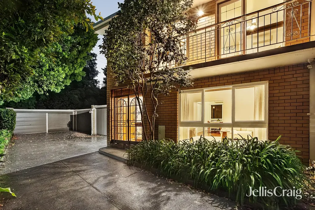 Eaglemont 3Phòng ngủ 70s Sanctuary in Lifestyle Locale
