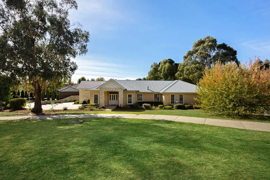 47 Mulgutherie Way, Gisborne, VIC 3437