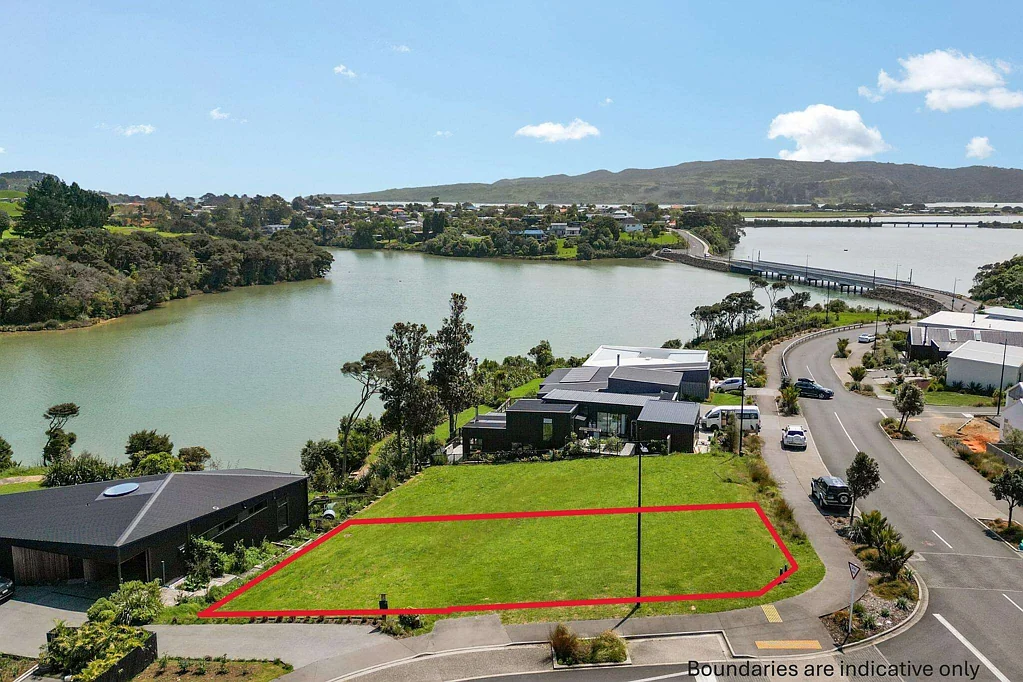 Raglan Rare Stage 1 section with harbour views!