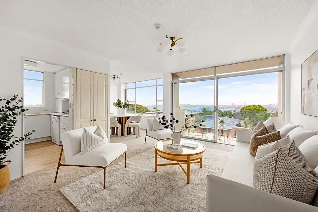 Cremorne 2房 悉尼天际线全景 海港大桥歌剧院景观 私人阳光阳台 现代厨房宽敞卧室 经典瓷砖浴室 安全电梯停车 Harbour Views, Modern Comfort and Cremorne Convenience.