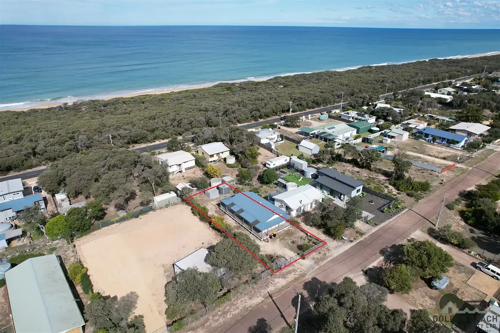 Golden Beach 3ਬੈੱਡਰੂਮ Beachside Investment Opportunity!