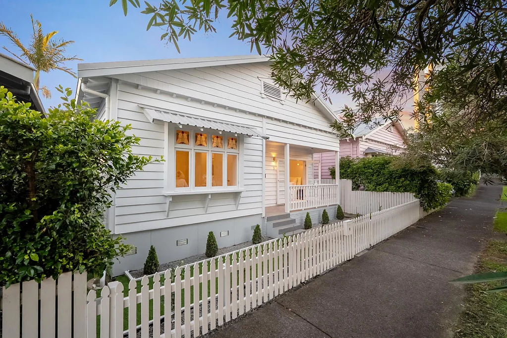 Ponsonby 3房  All the Hard Work Done | Add Your Style