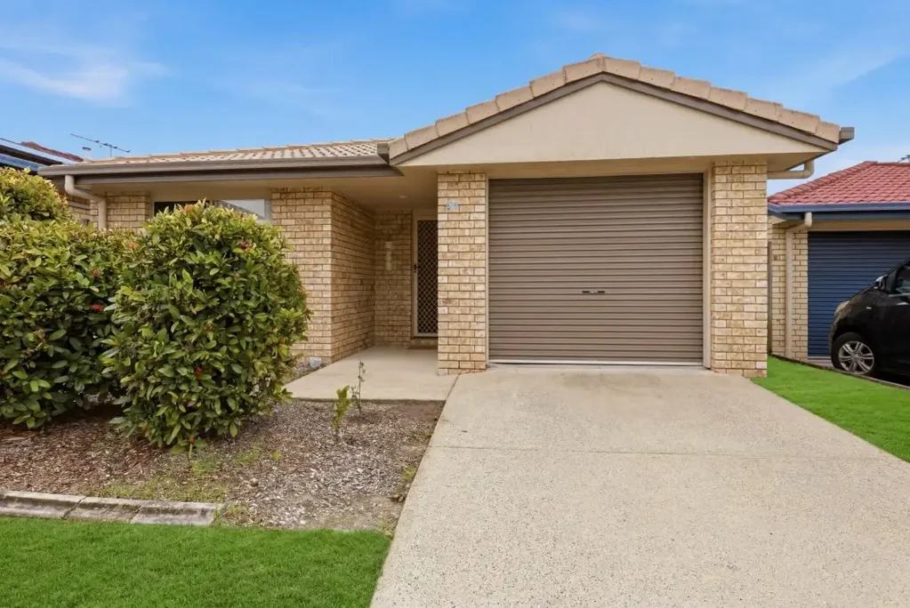 Spacious & Stylish 3-Bedroom Villa with Ducted Air Conditioning, Solar & Resort-Style Facilities