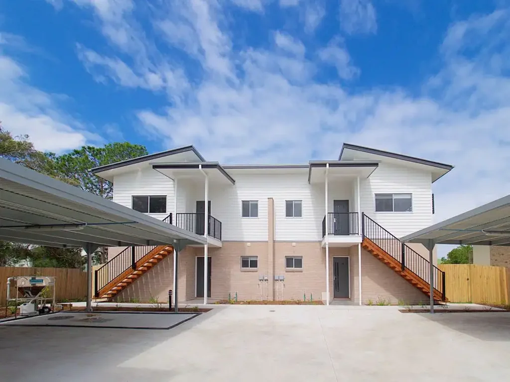 Capalaba 2房 Capalaba便捷生活 两卧带柜空调 现代厨卫 开放空间 阳台娱乐 车棚近商圈 A Contemporary Gem in the Heart of Capalaba