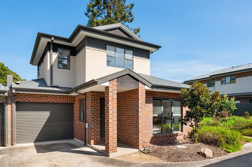Mitcham 3침실 Prime Mitcham Location | Contemporary 3-Bedroom Townhouse