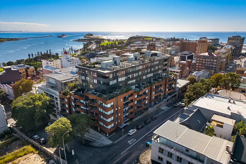 Newcastle 2ห้องนอน Sea Breezes, Ocean Glimpses & City/Coastal Convenience at The Herald