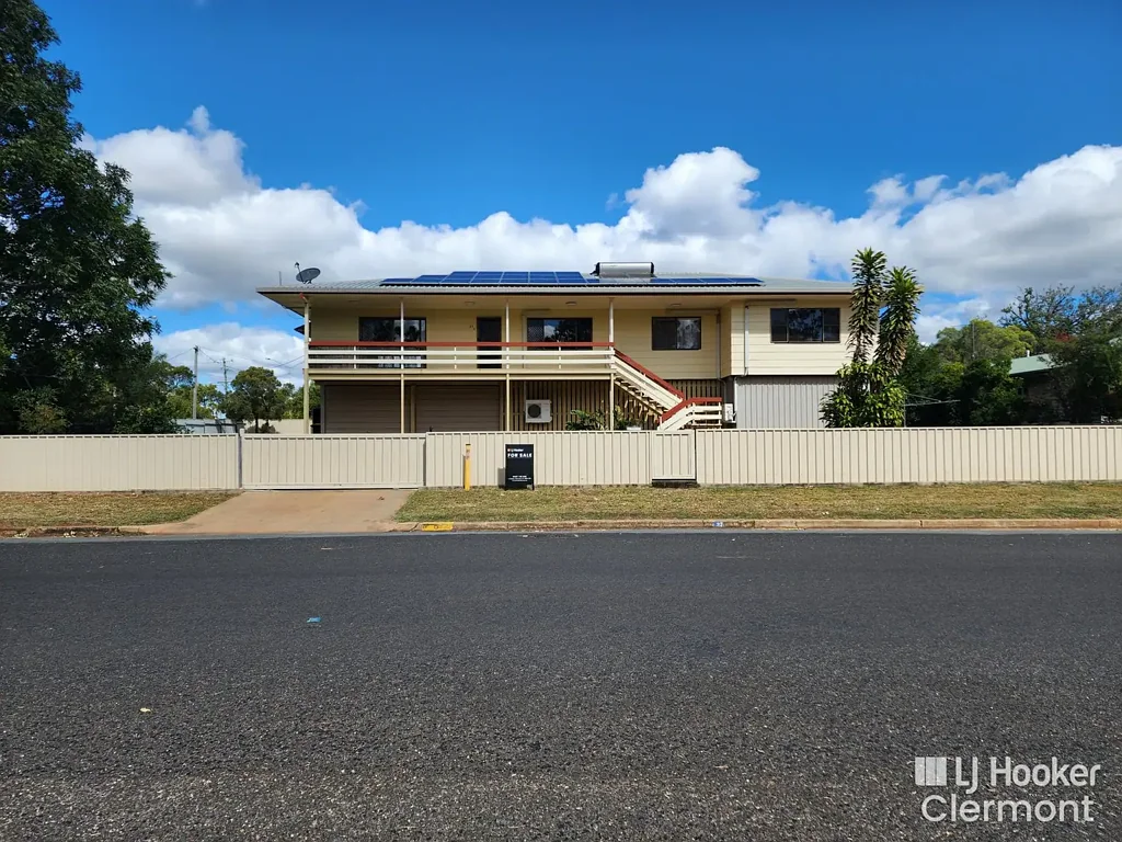 Clermont 4chambre Spacious Family Living on a Prime Corner Block!