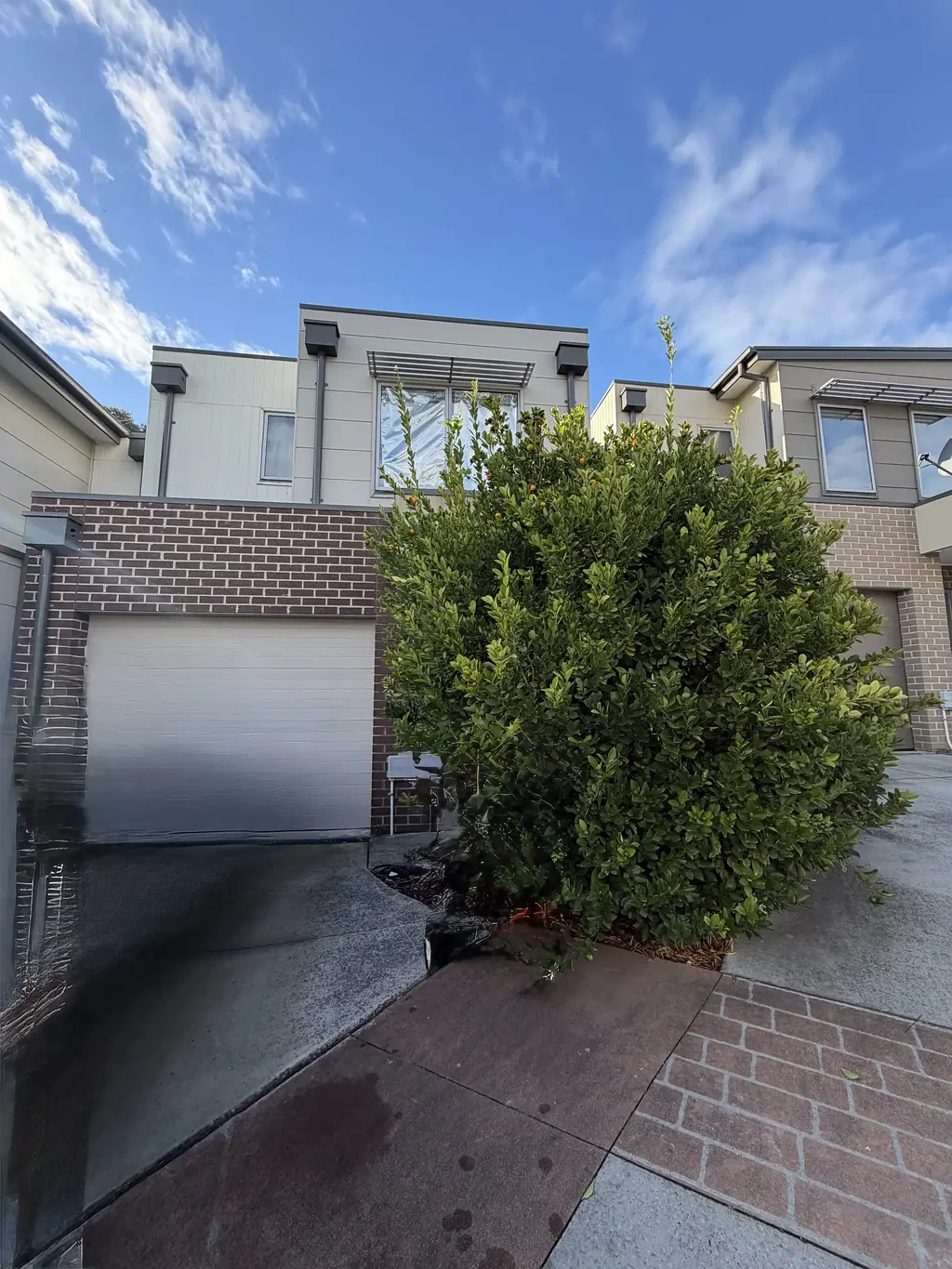 3 bedroom townhouse in convenient location