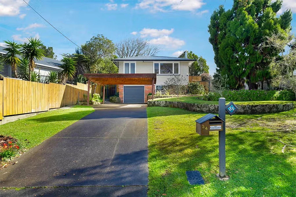 Te Atatu South 3房  Six-Unit Development Site with Solid Rental Income