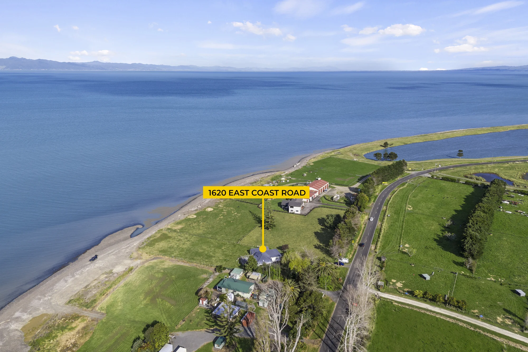 Whakatiwai 3Phòng ngủ The Beach Is Calling, Owners Say Sell!