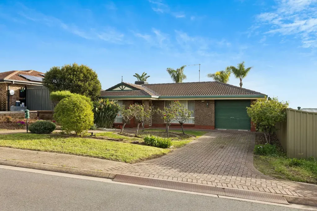 Gawler East 3房  Timeless Charm in a Peaceful Setting