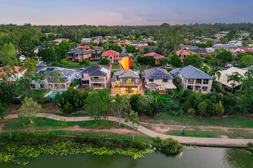 Forest Lake 4 Slaapkamer LAKESIDE RESIDENCE - FIRST WEEK ON THE MARKET