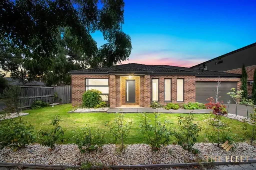 The Perfect 4-Bedroom Blend of Space, Style & Location - in Alamanda School Zone.