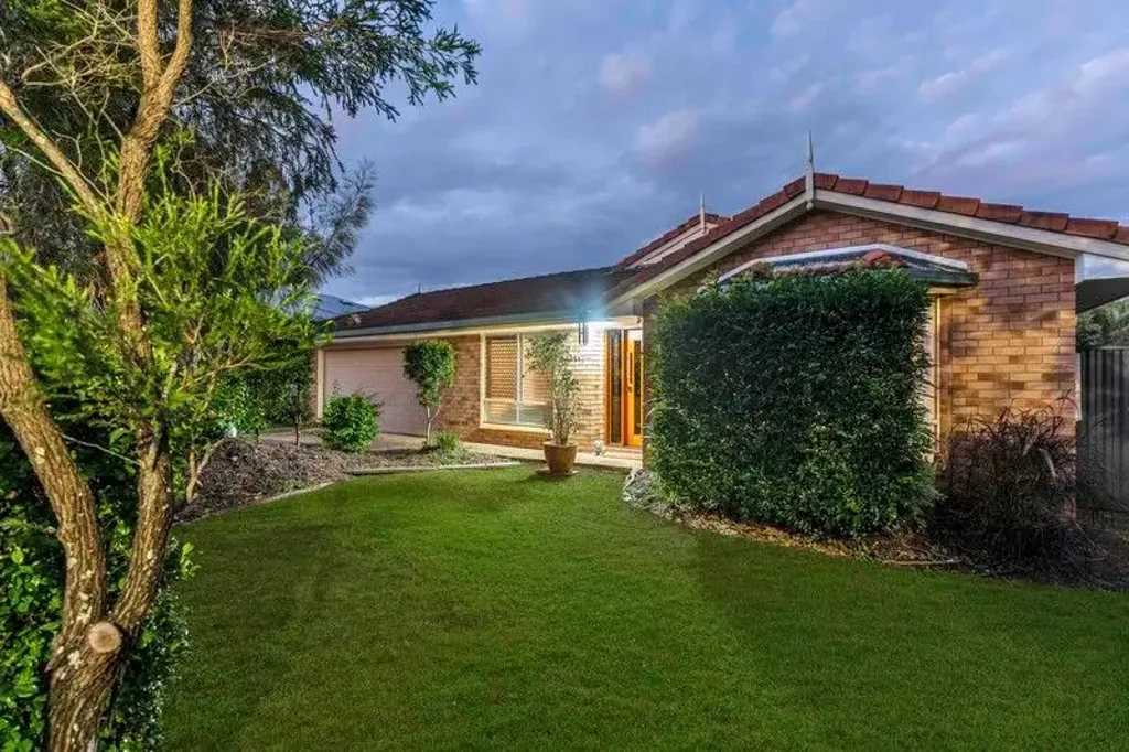 Spacious, Stylish & Fully Renovated Family Home in Griffin