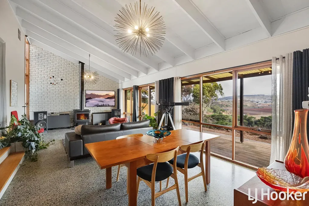 Bacchus Marsh 3 Bedroom Luxury Living Redefined - Elevated Style with the Best Views in Town