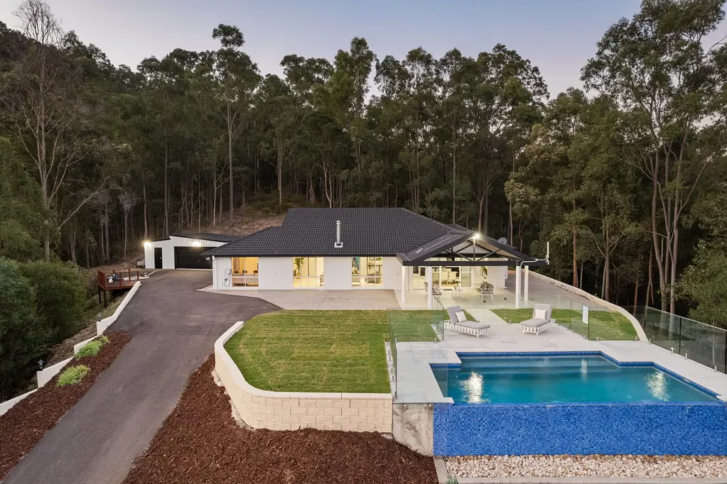 3 Millbrook Drive, Pullenvale, QLD 4069