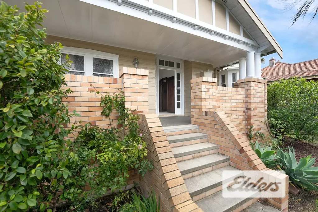 Lambton 3Kwarto A Truly Unique Home on a Remarkable Parcel of Land