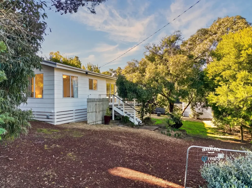 Inverloch 2 Bedroom Renovated Coastal, North-Facing Deck, Prime Inverloch Corner Address