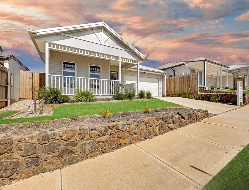 89 Crowlands CIRCUIT, Eynesbury, Western Region, 4 phòng ngủ, 2 phòng tắm, House