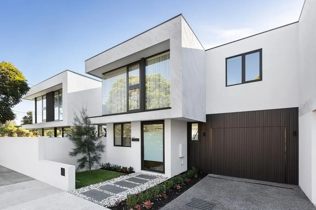 SOPHISTICATED LUXURY TOWNHOUSE