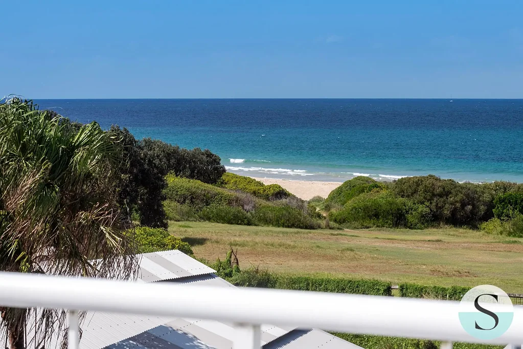 Caves Beach 3房  Frontline, Blistering Ocean Views, The Crème-De-La Crème Beach House Escape! Reside Here or Holiday Here, Resort Style By The Beach!