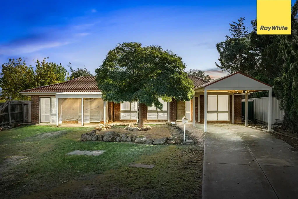6 Asquith Place, Melton West, VIC 3337