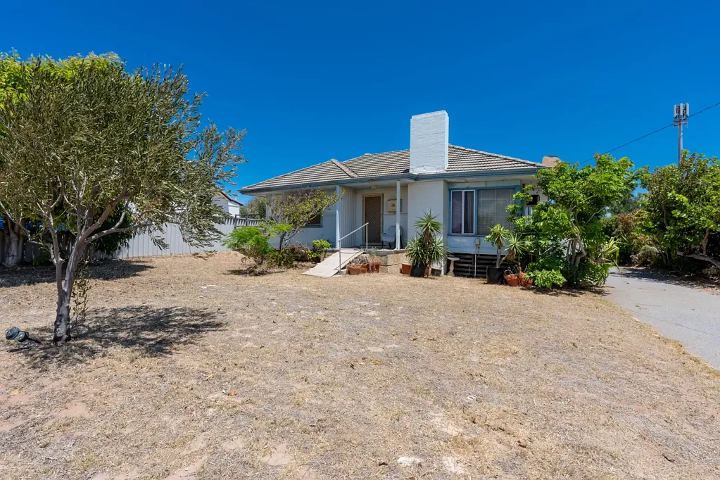16 Crowther Street, Beachlands, WA 6530