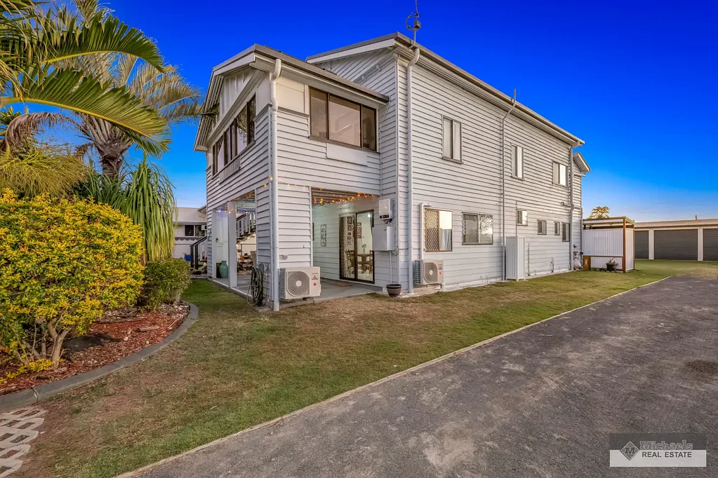 Bundaberg South 5 Bedroom Extended Family Living with Solar, Sheds & Space on 1012m²!