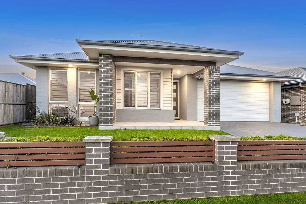 Box Hill 4房 带泳池、凉亭和家庭影院的令人惊叹单层住宅 Stunning Single-Level Home with Pool, Cabana & Theatre