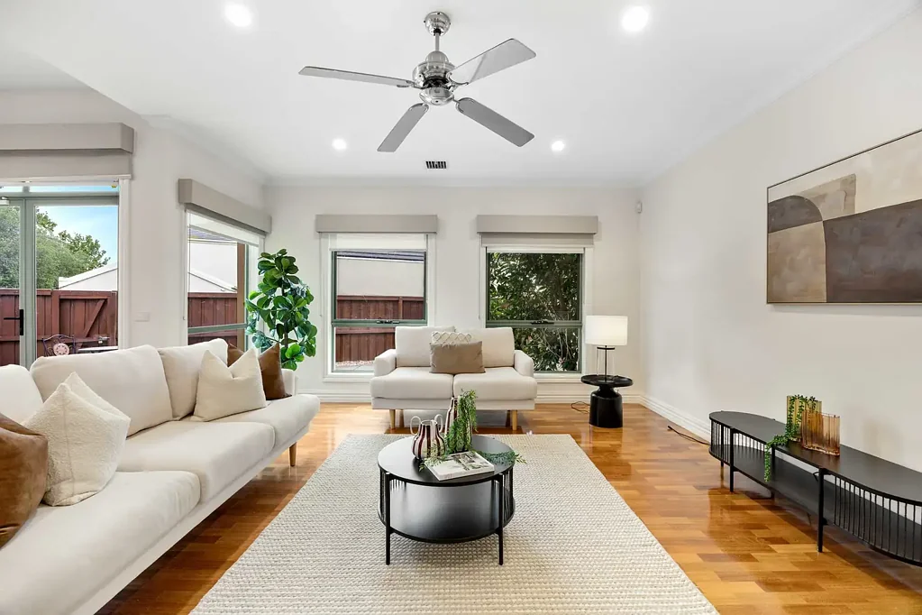 Taylors Lakes 3Zimmer Secure, Stylish & Superbly Located Executive Town Home!