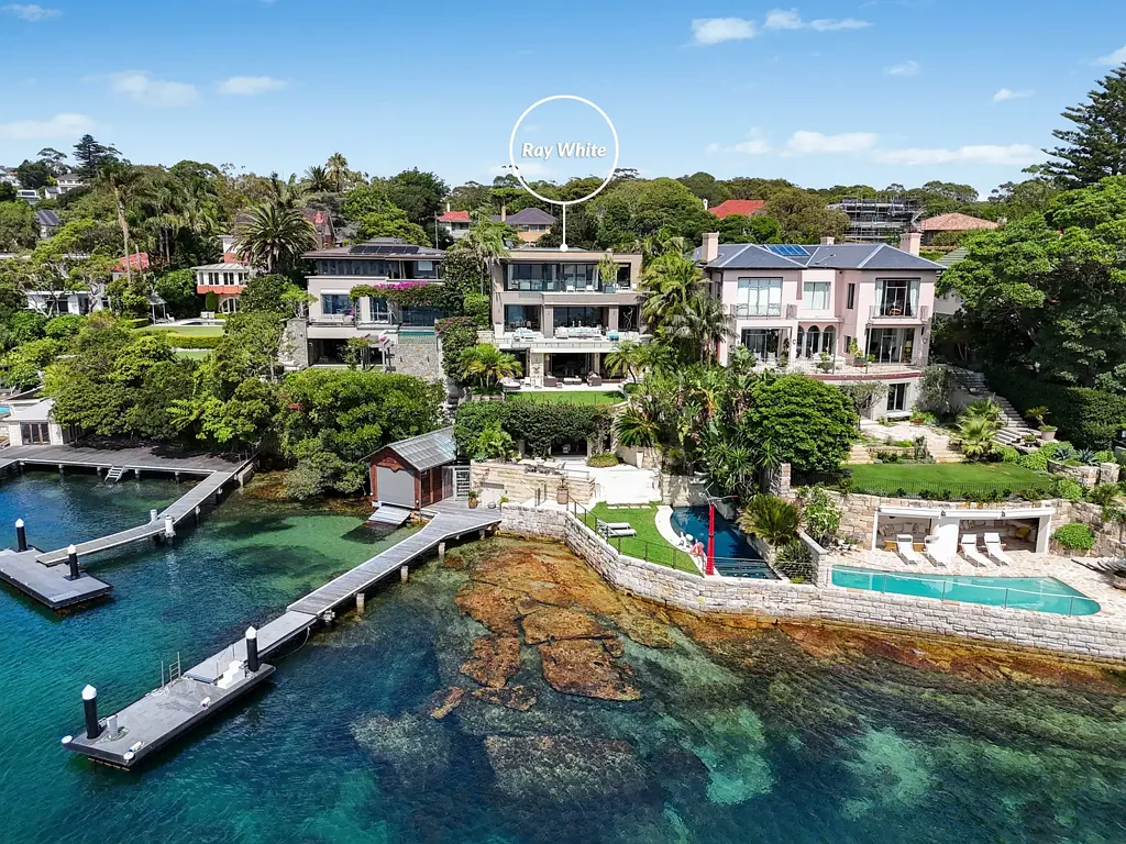 Vaucluse 5房  Exceptional Waterfront Family Estate Captures Mesmerising Harbour Views