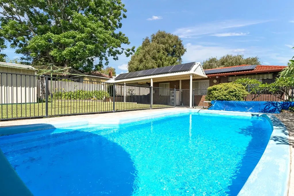 Thornlie 4غرفة نوم SUMMER STUNNER! YOUR NEXT FAMILY HOME!