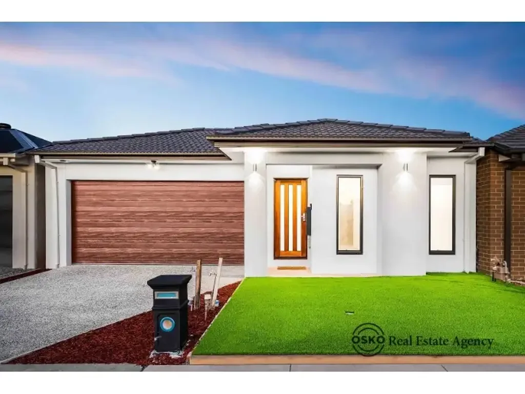 Spacious 4-Bedroom Family Home In Tarneit!!!