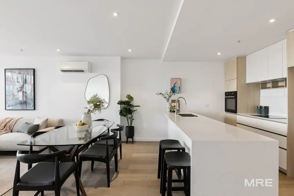 Moonee Ponds 3ห้องนอน Modern living elevated with city views and lifestyle amenities