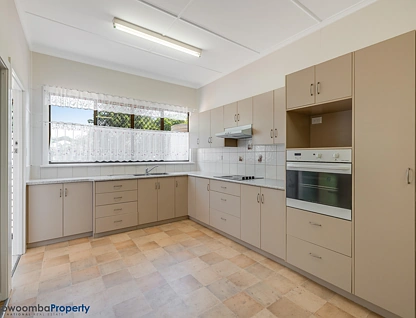 232 South Street, South Toowoomba, Toowoomba, 3 Schlafzimmer, 1 Badezimmer, House