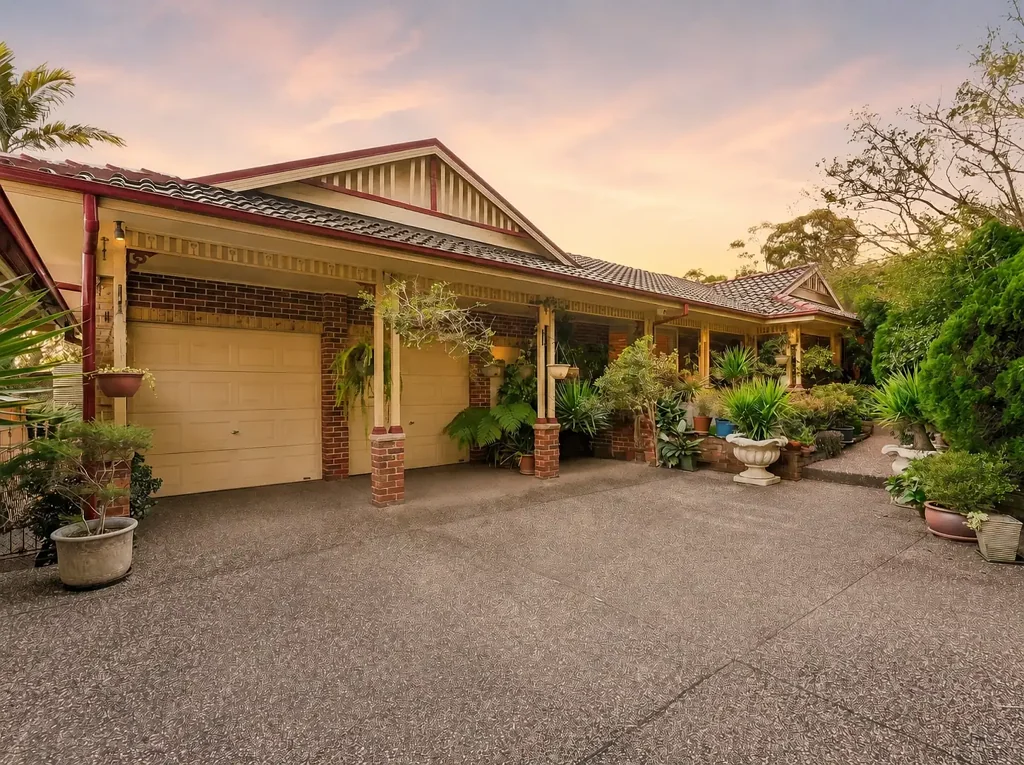 Mount Annan 5Moenga YOU WILL WANT TO LIVE HERE!