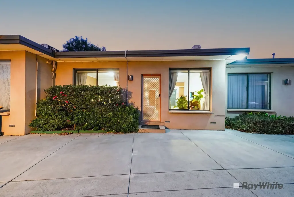 Noble Park 2Kwarto Move-In Ready Comfort in a Sought-After Location